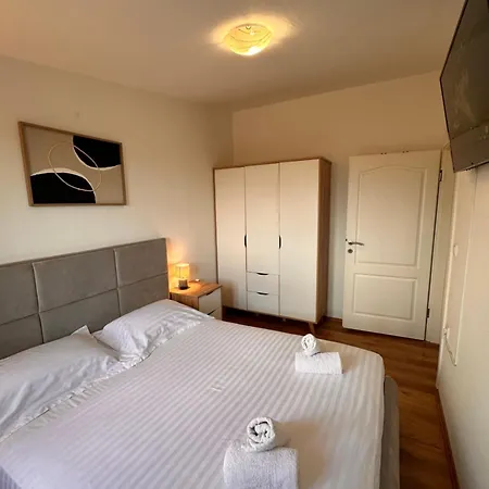 Roko Apartment Pridraga